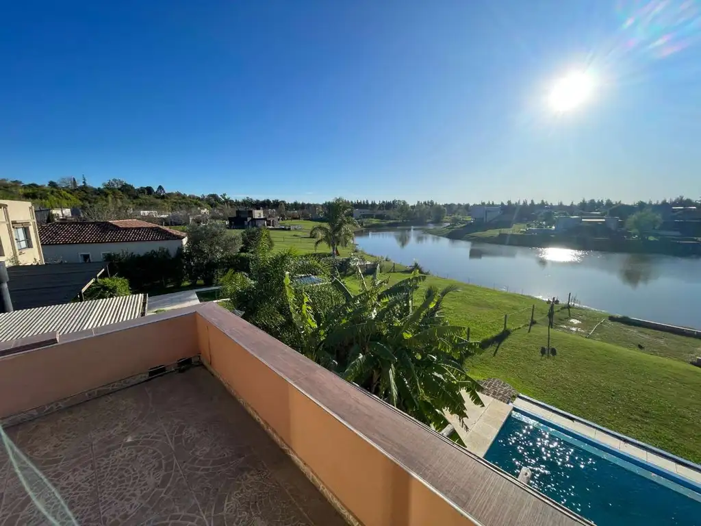 CASA ESTILO MEDITERRANEO, HERMOSAS VISTAS AL LAGO