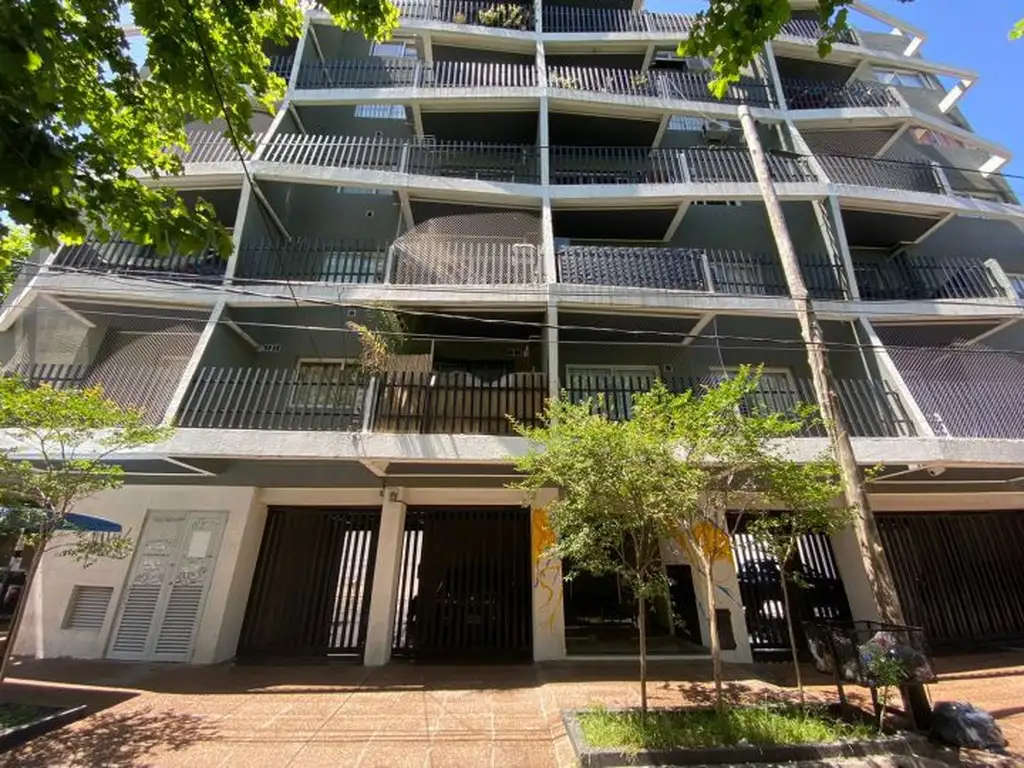 DEPARTAMENTO DE 2 AMBIENTES AL FRENTE CON BALCON