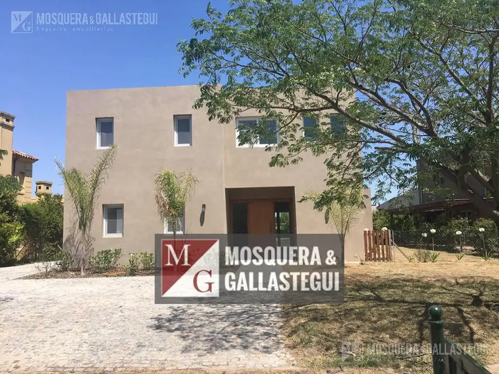 Moderna Casa en Barbarita!