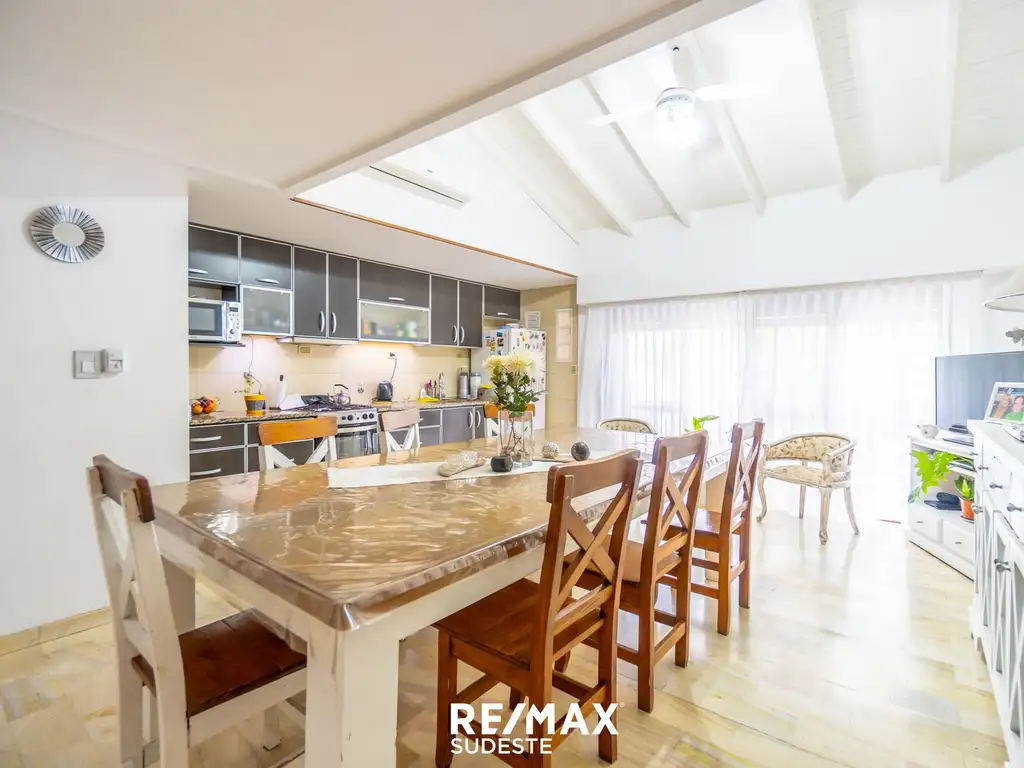 Venta Departamento con terraza y balcón al frente