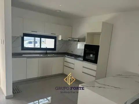 DUPLEX A ESTRENAR CON PILETA EN VILLA ALLENDE