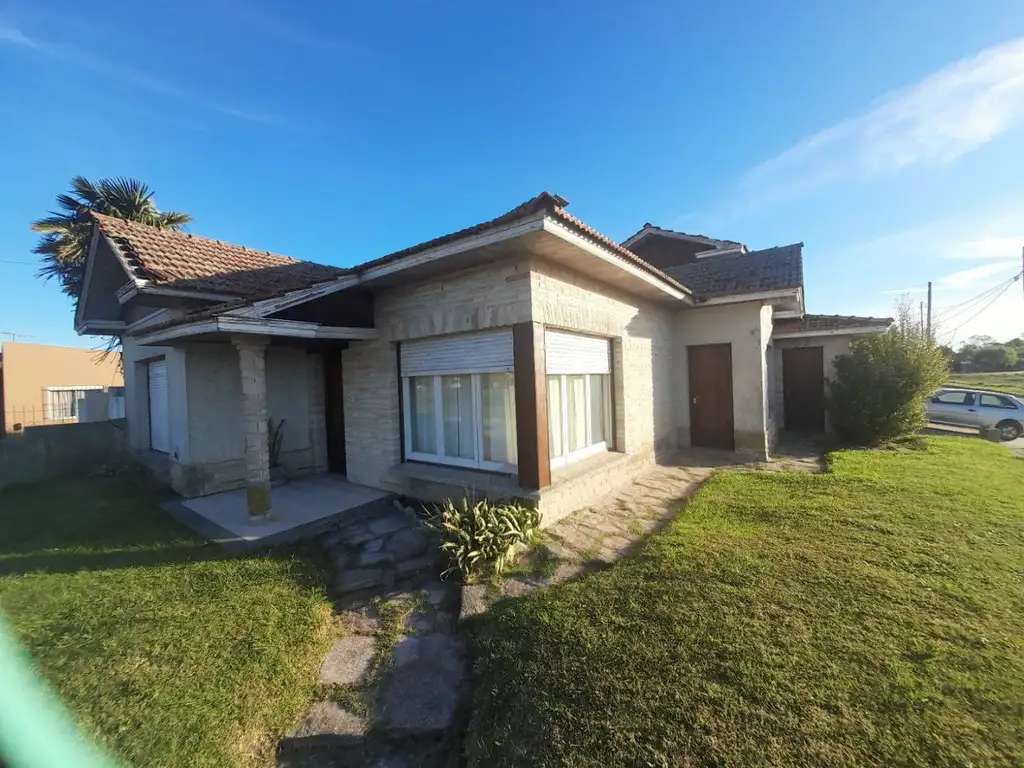 CHALET EN VENTA EN CORONEL VIDAL