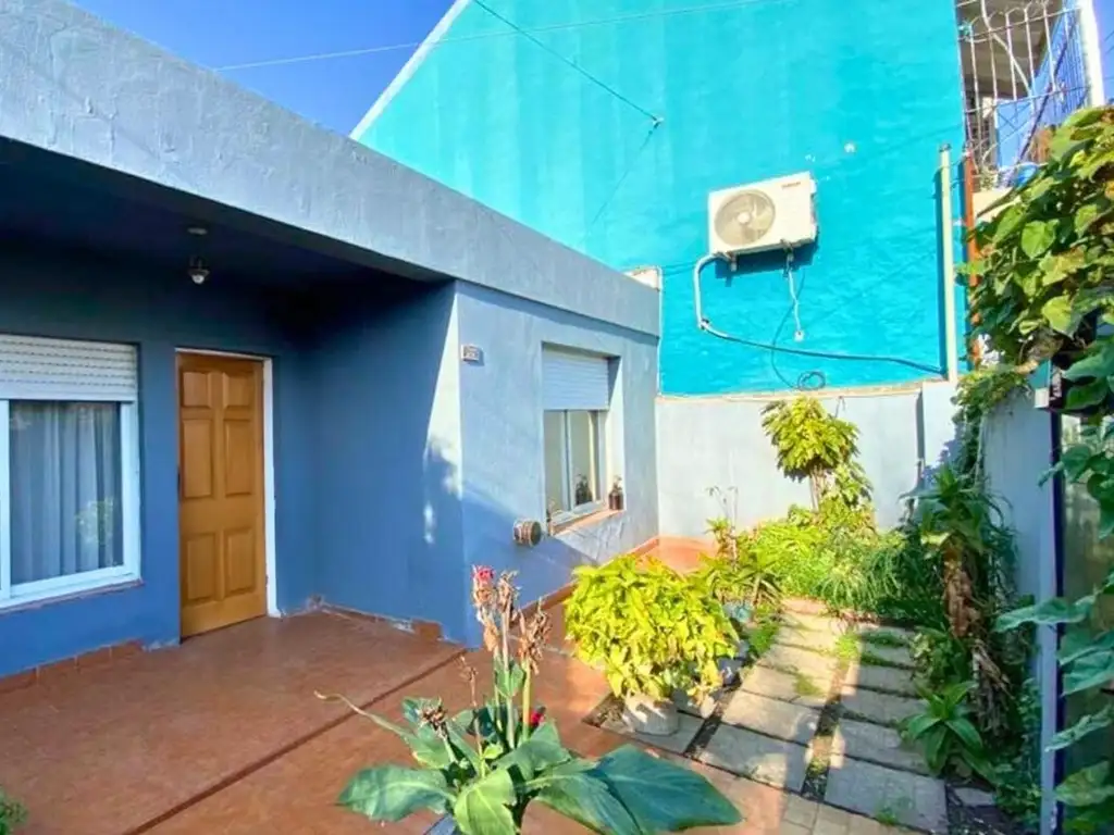 Casa multifamiliar venta Ituzaingó con departamento