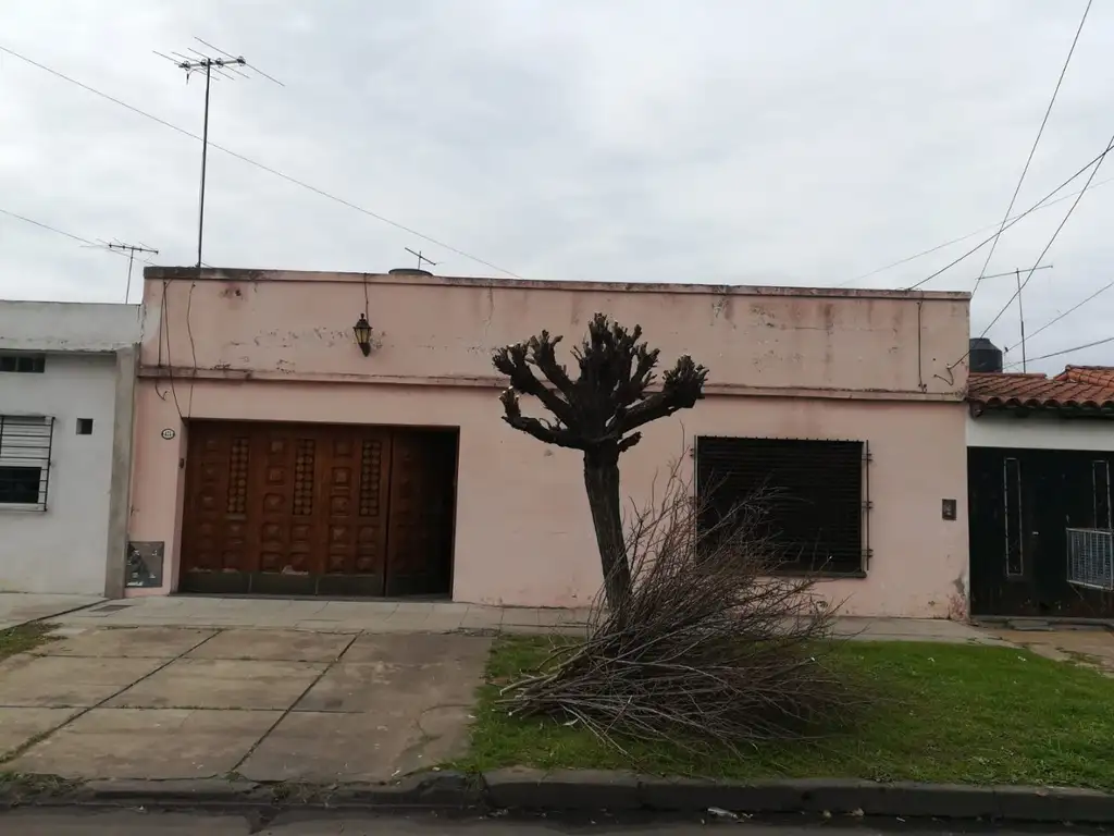 CASA ESTILO AMERICANA C/FONDO