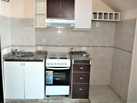 Impecable departamento de 1 ambiente divisible en Bernal - Excelente frente Metrobus Calchaqui - Listo para habitar