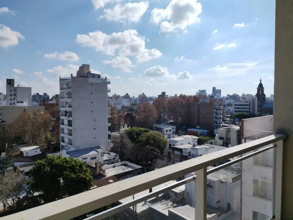 HERMOSA VISTA AL ANOCHECER, AMPLIO , LUMINOSO!