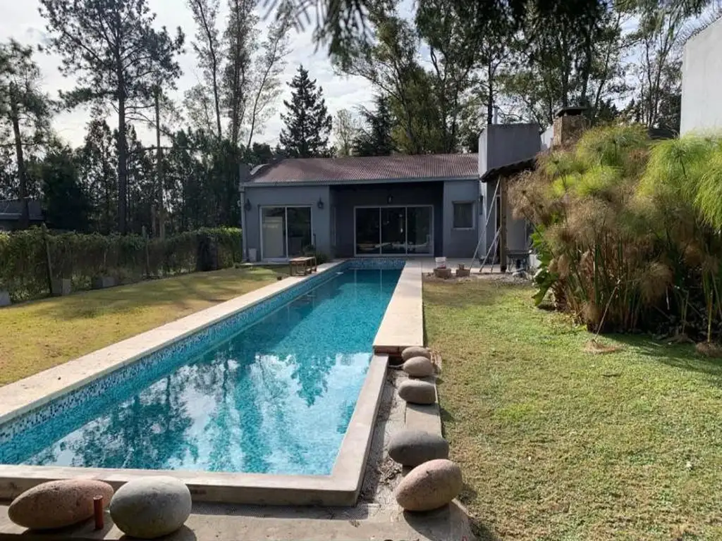 Casa en Barrio Parque El Carmecito de estilo colonial, Guillermo Hudson