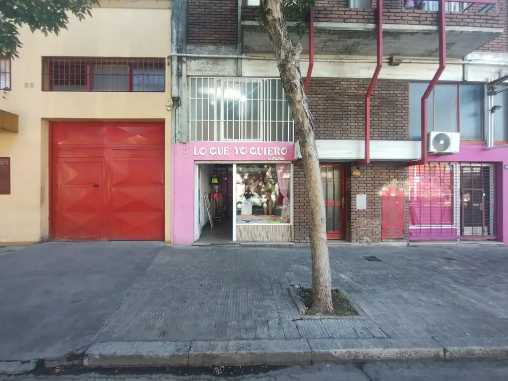 Venta Local Vidriado Zona Comercial. Zona Sur, Rosario