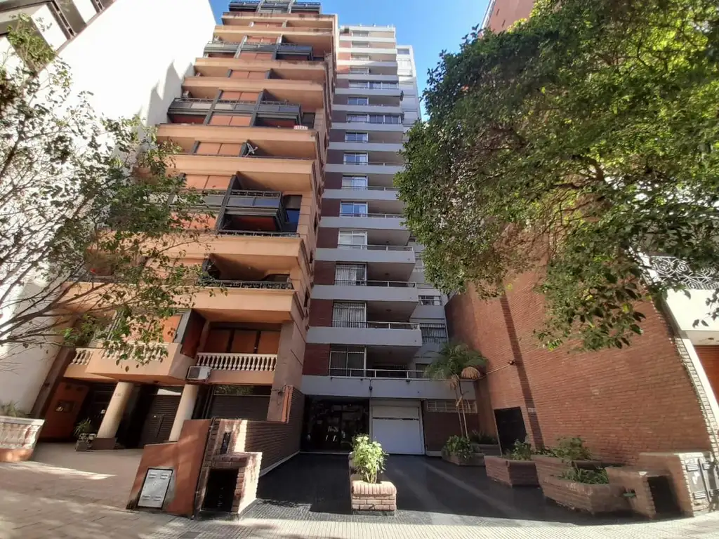 Departamento 3 Dormitorios   Dpcia. Servicio | 3 Baños | Frente | Balcón | Gran ubicación!