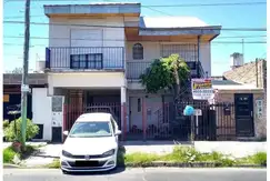 TIPO CASA P.BAJA 3 AMB CON ENTRADA DE AUTO Y PATIO