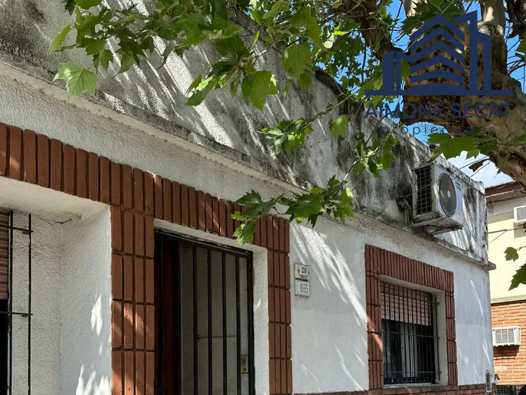 Casa 3 ambientes en venta. San Martin centro