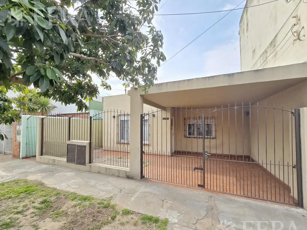 Venta de PH de 4 ambientes con cochera en Wilde