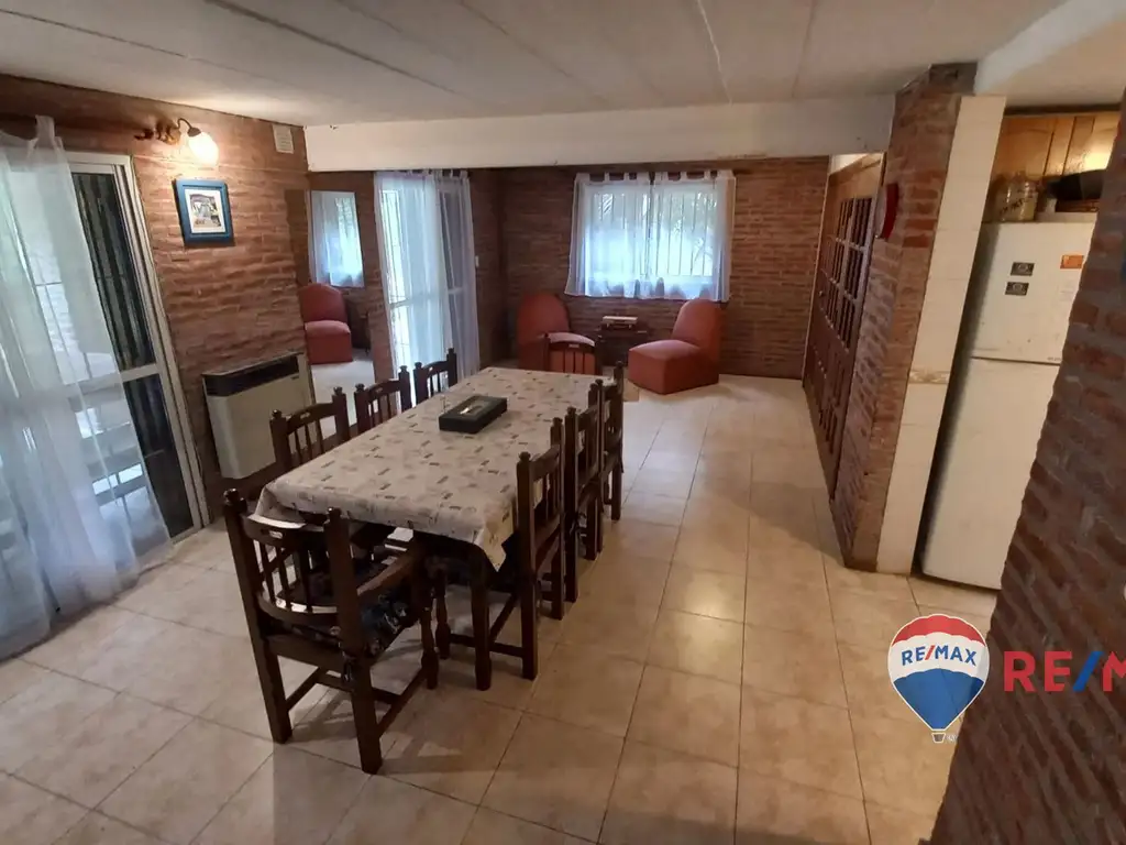 CASA A LA VENTA EN CARILO, CON GAS NATURAL