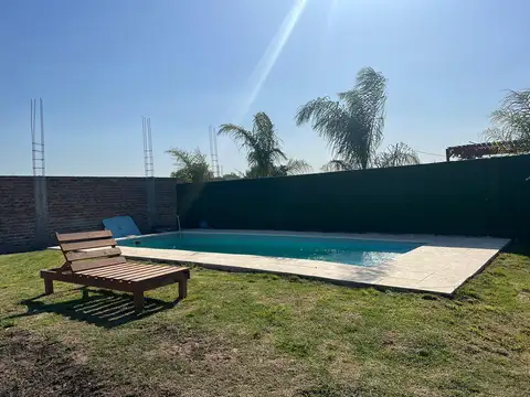 VENTA- QUINTA CON QUINCHO, PARRILA Y PILETA- BERAZATEGUI