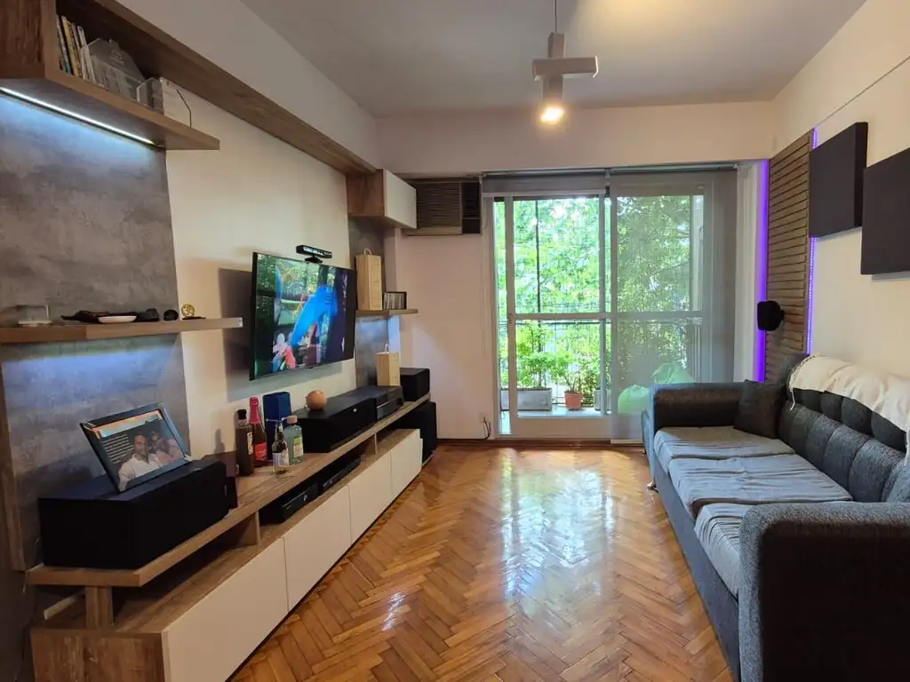 Departamento en venta de  4 AMB  en Liniers