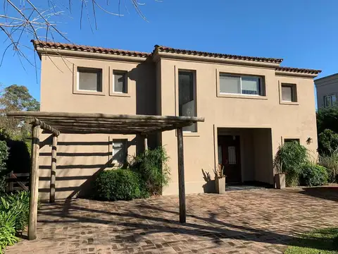 Venta en loa Pilares, 3 dormitorios, family, parrilla y piscina. Impecable. - Foto 0