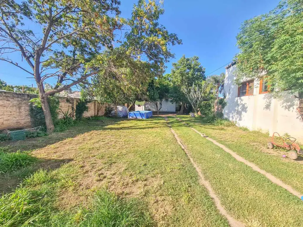 VENTA CASA CON GRAN TERRENO 667MTS GRANJA DE FUNES