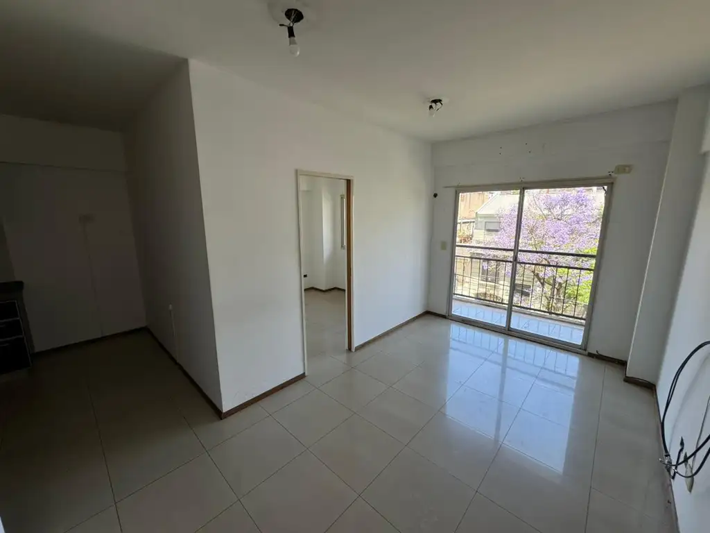 Alquiler Departamento 2 amb en Paternal con balcón y amenities