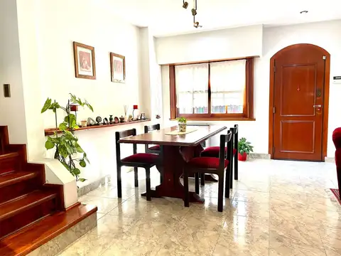 CASA EN VENTA 4 AMB.C/COCH-PATIO-TERRZA-AVELLANEDA