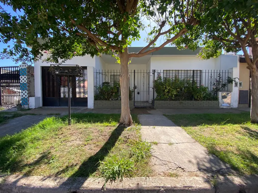 EXCELENTE PROPIEDAD CASA AMERICANA ITUZAINGO SUR   APTO CREDITO HIPOTECARIO