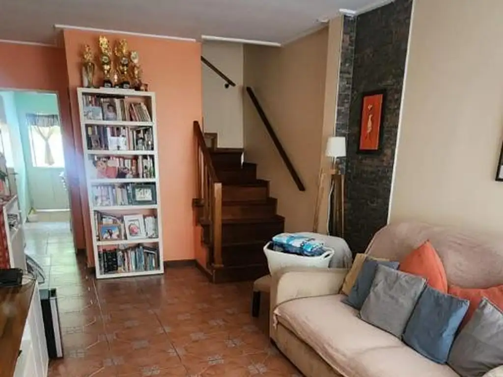 DUPLEX EN VENTA EN HAEDO DE 4 AMBIENTES