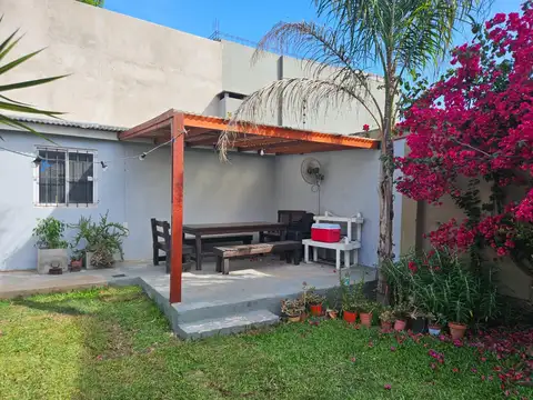 Venta Casa 4 ambientes Beccar Alto, una planta con jardin