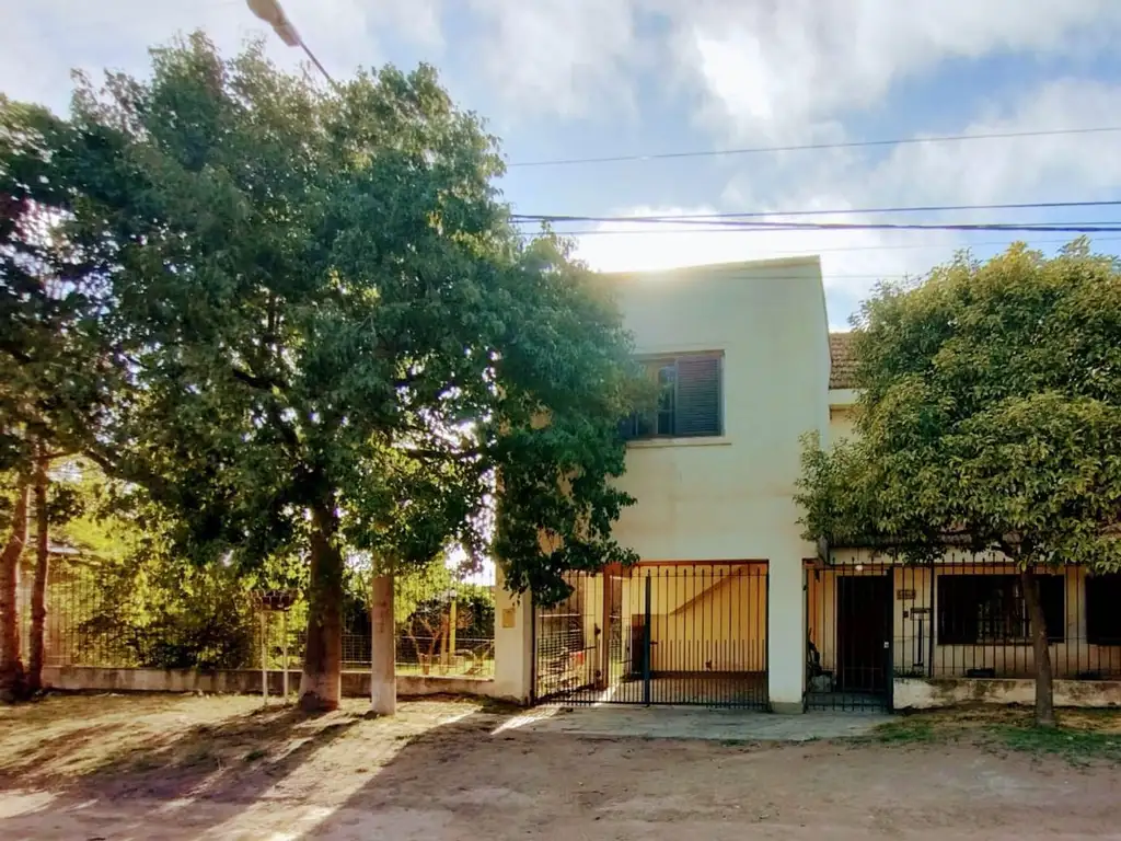 Casa 3 Dormitorios en Giachino 2718 - Santa Rosa