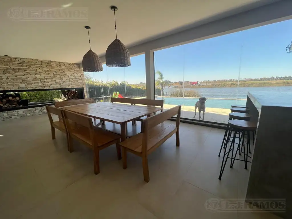 Al lago  Casa en  venta Barrio Muelles,  Puertos / Escobar