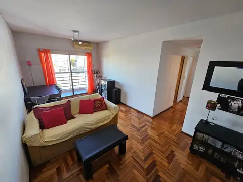 EXCELENTE 3 AMBIENTES CON BALCON, PILETA, SUM, SEGURIDAD. - CABALLITO