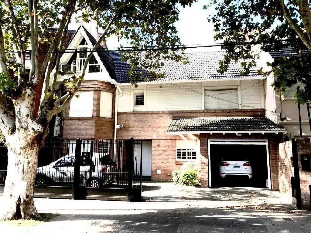 Casa en Venta en Martinez vías a Libertador a pasos de Alvear.