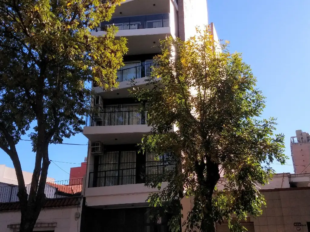 Increible SEMIPISO con COCHERA balcon contrafrente norte A ESTRENAR excelente vista