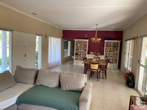Casa en Venta en Boca Raton - 5 ambientes