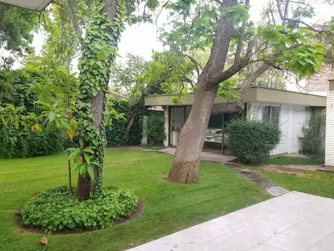 CASA EN CHACRAS DE CORIA - PISCINA - PARQUE