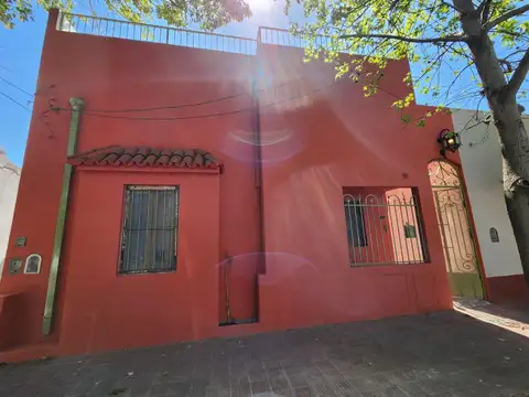 Venta PH de 2 dormitorios con patio y gran terraza en  Beccar-Vias a Libertador