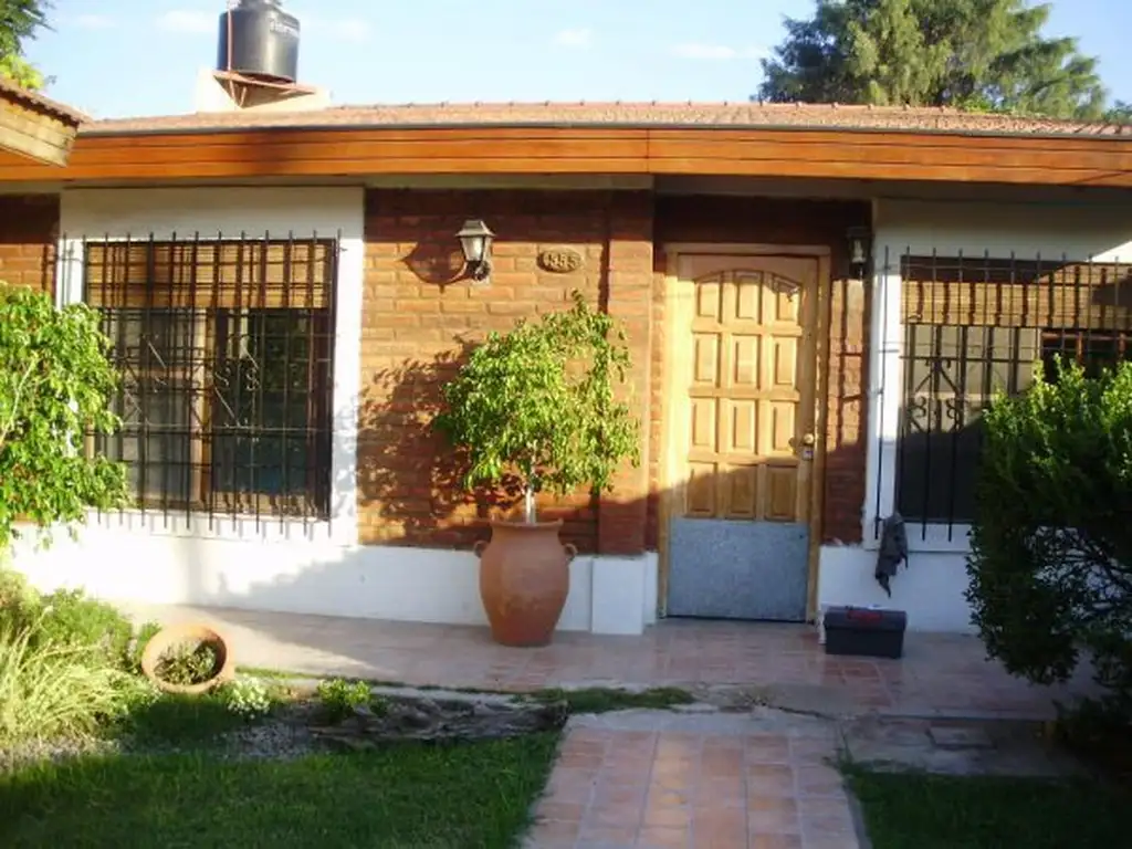 Casa 4 ambientes con garage