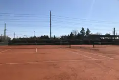 Actividades deportivas tenis en Nordelta - Tipas en Sarmiento  en Tigre, Buenos Aires