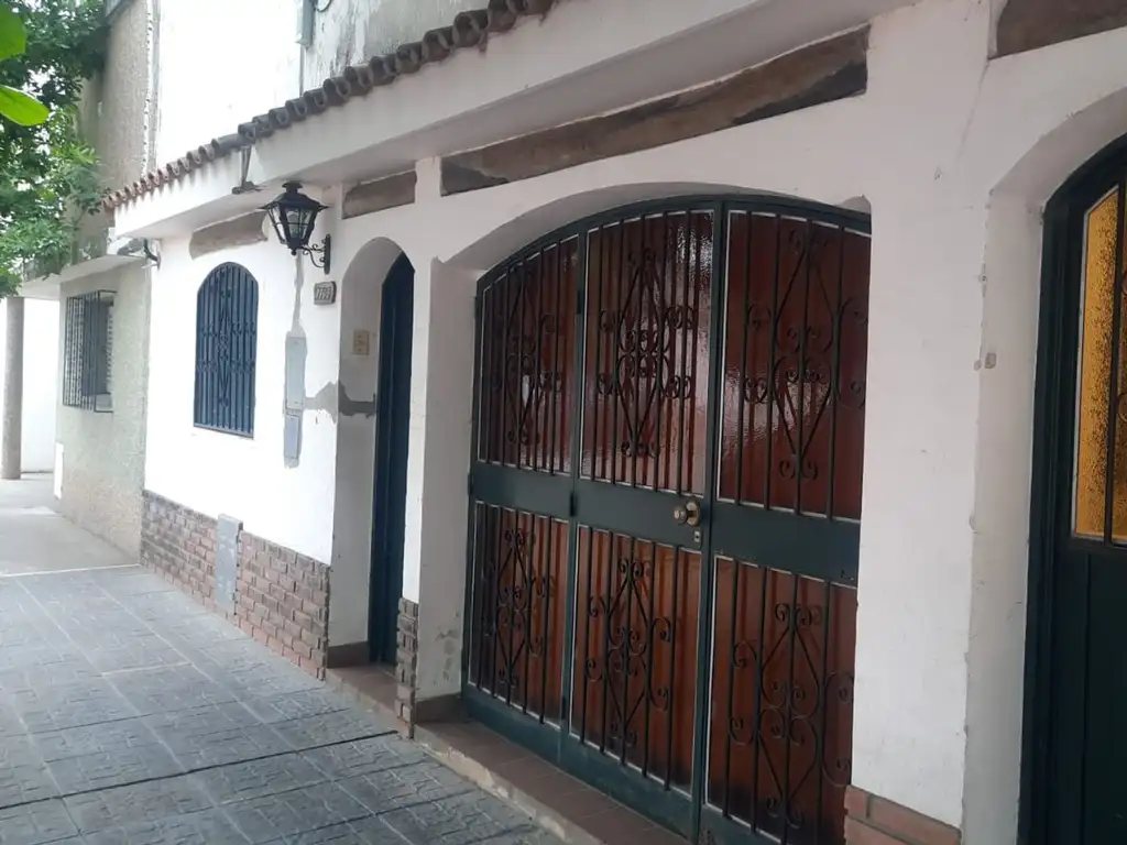 VENTA DE CASA - Centro de Santo Tomé