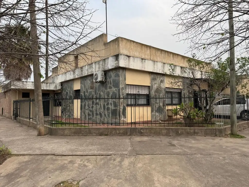 CASA EN IMPORTANTE ESQUINA, SAN NICOLAS