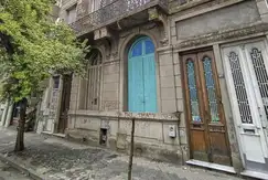 Casa al Frente. Montevideo 1000 c/Fondo Comercio Residencia Estudiantil