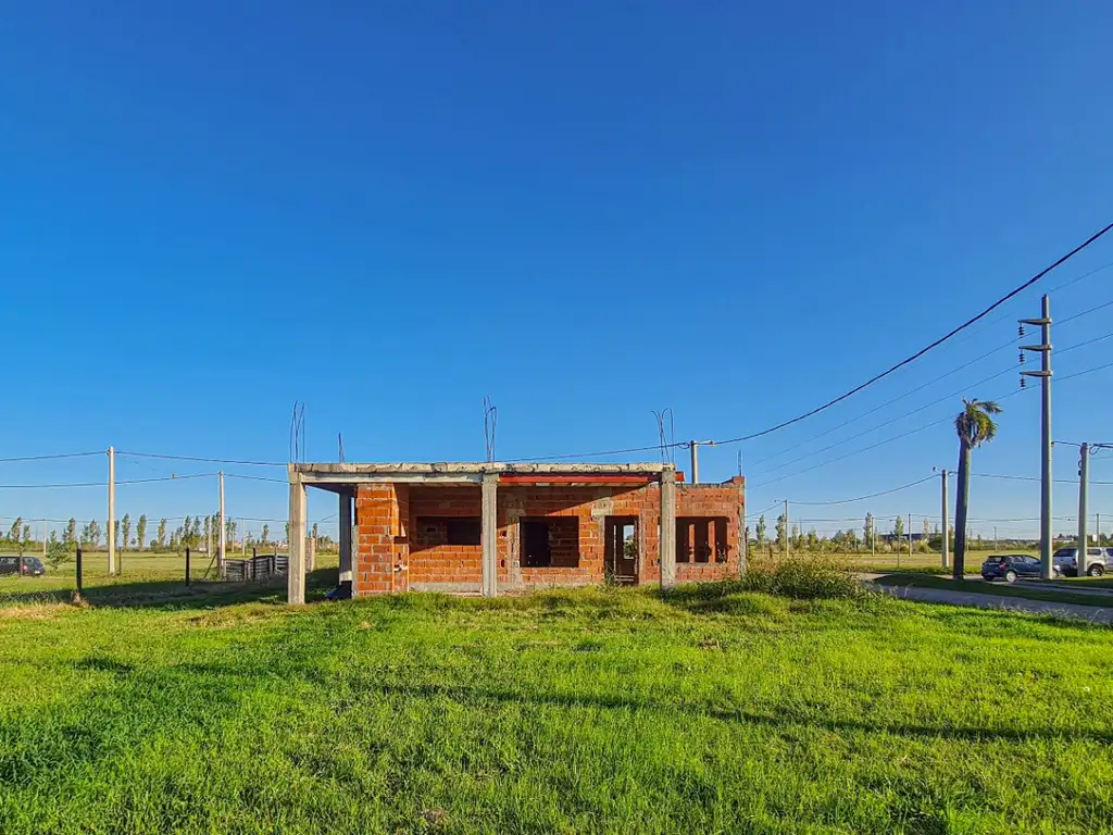 VENTA TERRENO EN EL MOLINO ROLDAN CON CONSTRUCCION AVANZADA