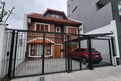 MODERNA CASA C/ PARQUE PILETA Y G/ PLAY-ROOM