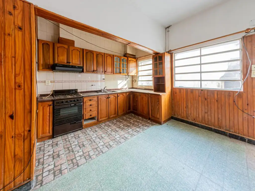 CASA VENTA 3 DORMITORIOS CON GALPON A METROS DE AV. PELLEGRINI BELLA VISTA ROSARIO