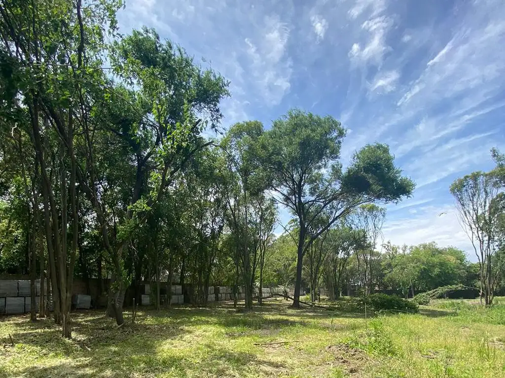 Lote en venta de 366m2 ubicado en Pablo Nogues Altos de San Carlos