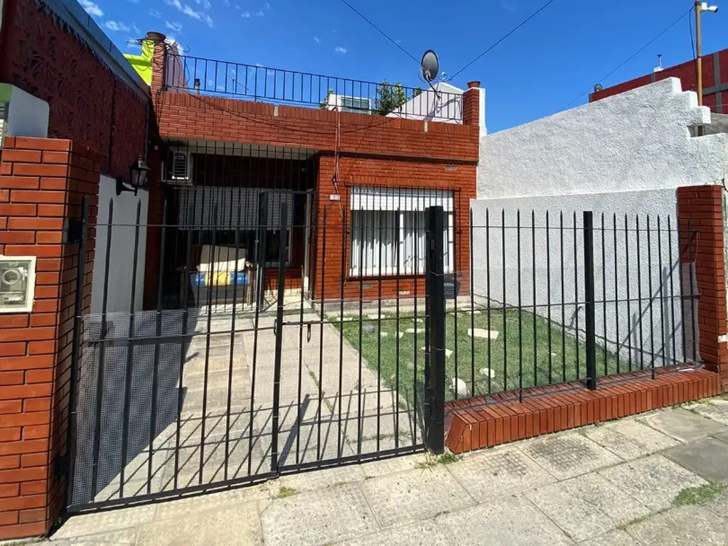 VENTA DE PH CON ENTRADA INDEPENDIENTE, COCHERA, PATIO Y TERRAZA LIBRE