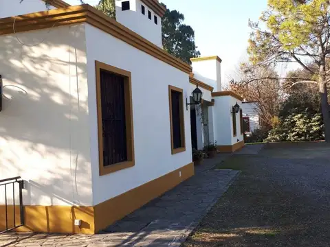 Casa en Alquiler con cochera