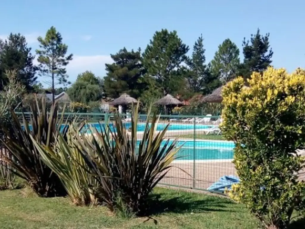 Áreas comunes sum, piscina, juegos en Campos de Echeverria