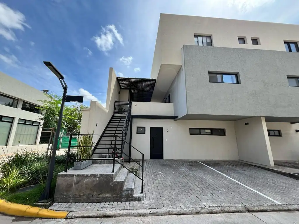 VENTA DEPTO DUPLEX 3 AMB, EN TIGRE C/COCHERA