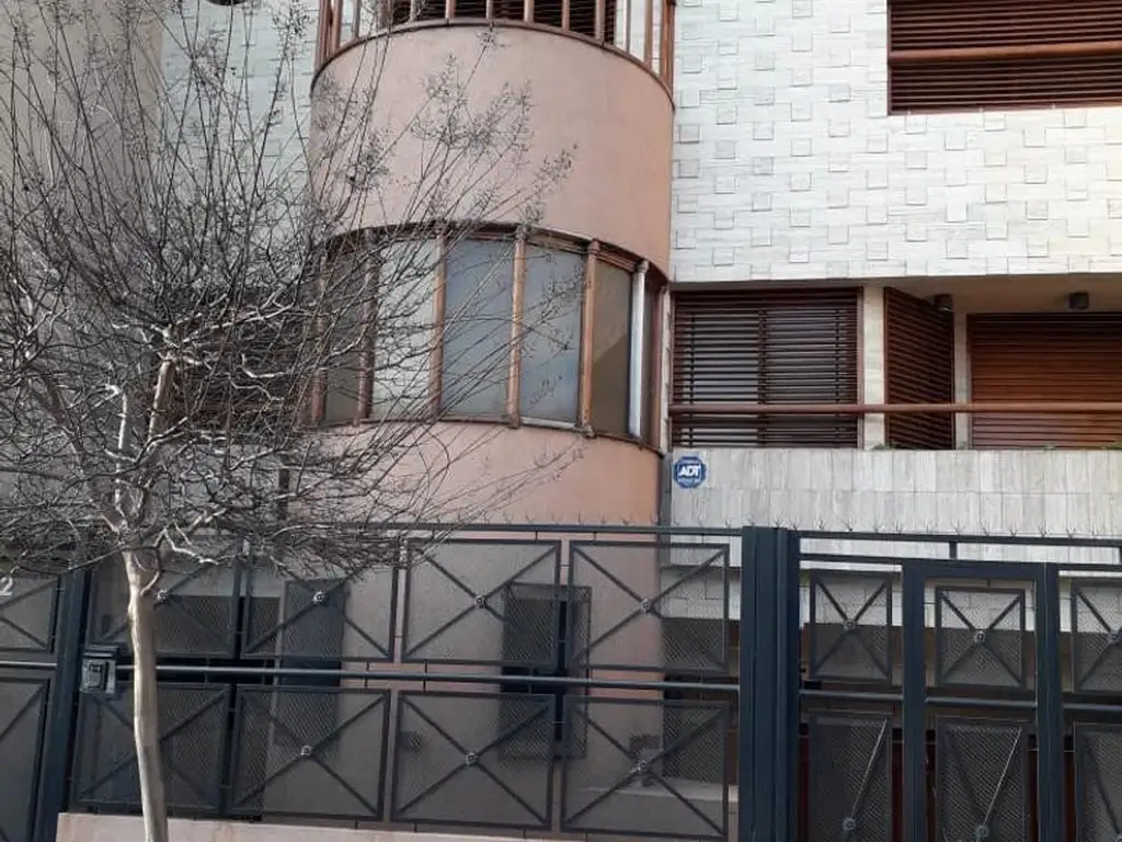 CASA A LA VENTA EN LINIERS