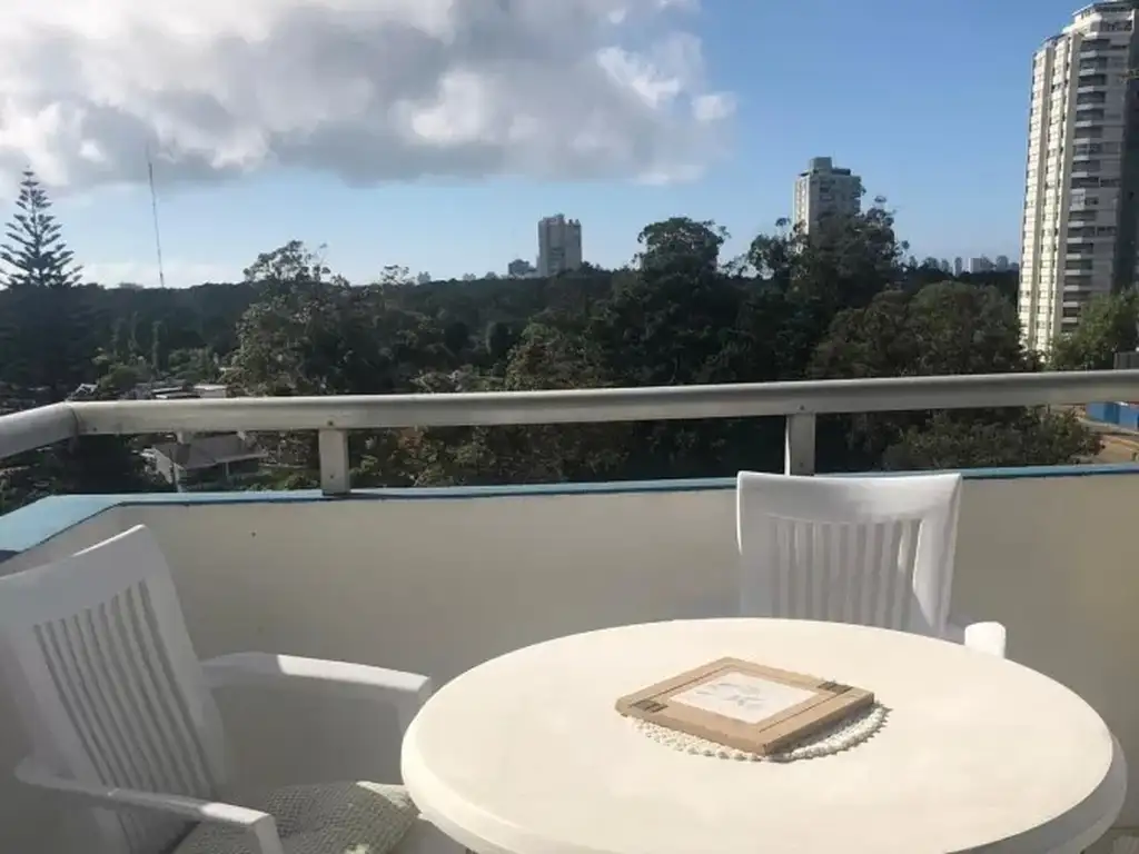 Apartamento de 1 dormitorio en Edificio Leblon , Punta del este