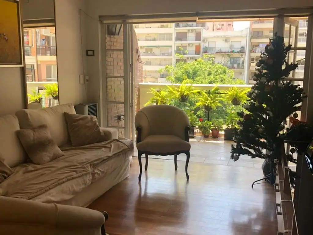 Excelente dos ambientes con balcón en Palermo, se alquila sin muebles